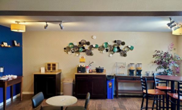 Red Lion Inn & Suites Junction City