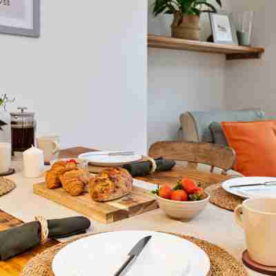 Courtyard Cottage Dining/Meeting Rooms