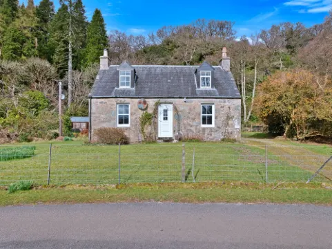 Lochead Cottage Hotels in Lochgilphead