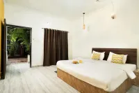 Earthy Hostel Morjim
