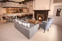 OYO Glyn Valley Hotel - parkir