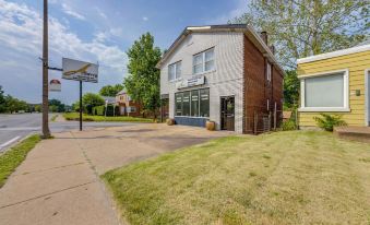 St Louis Vacation Rental ~ 10 Mi to Downtown!