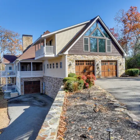 Hot Tub, Arcade & Casino! Blue Ridge Mtn Mansion