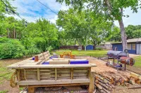 Large Yard & Fire Pit! Home 13 Mi to at&t Stadium - 3-Star