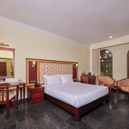 Sterling Lake Palace Alleppey