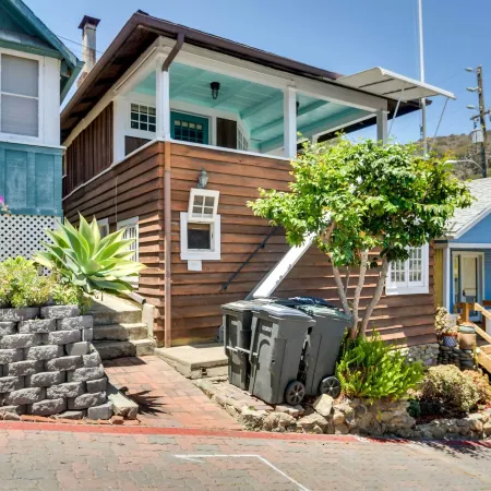 Walk to Beach: Catalina Gem w/ Deck!