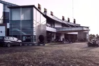 Sapadia Villa Club House Sunggal فنادق في 