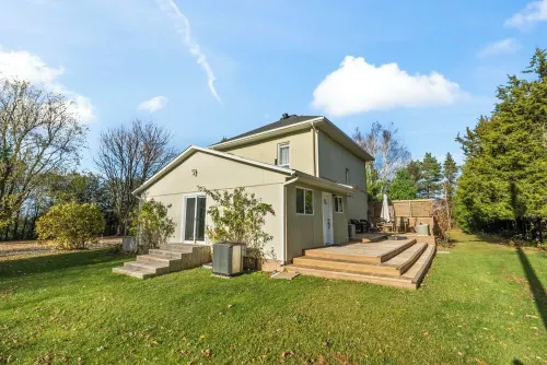 Spacious & Private! 3bdrm Beach Town Retreat with Huge Estate Yard! Hotels in Port Elgin