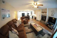 Lakeside Bliss - Ozark Escape