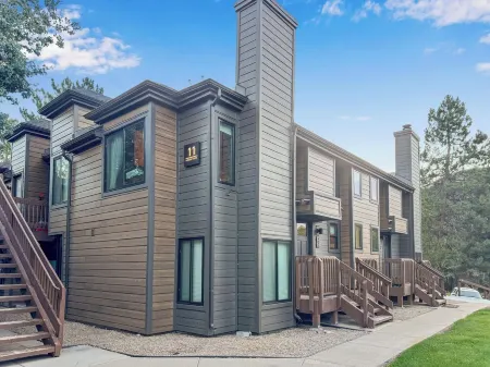 Beautiful 3Bd 2 Bath Condo Near Canyons Base, Free Shuttle or 5 Minute Walk