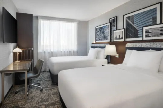DoubleTree by Hilton Long Island City New York Отели в г. Нью-Йорк