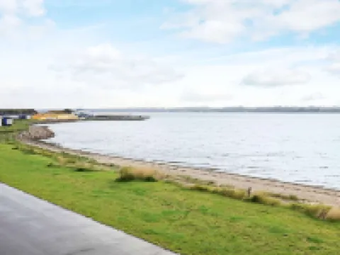 Seaside Retreat in Hvalpsund-by Traum