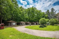 Park Motel and Cabins