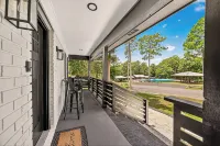 The Skipper’s Hideaway: Golf Course & Pool Oasis