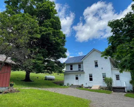 Charming 4 Bedroom Pet Friendly House in Keuka Park NY. Updated Pics Coming Soon Hotels in Jerusalem