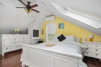 State & Hope St - On parade route. Close to water!