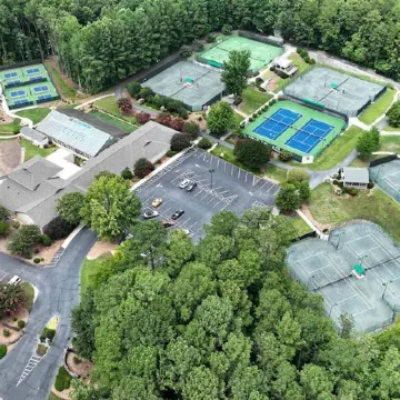 Resort Amenities, Dog Friendly, Keowee Lakefront, 5 Star Clean, Modern Vibe.