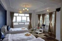 Brookside Hospitality Service (Private Rooftop House, Ichangu Branch)