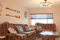 You Pick Gift Card! Hotel di Ellery