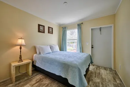 One bedroom cottage on the Homosassa River!