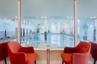 McWilliam Park Hotel - Pools