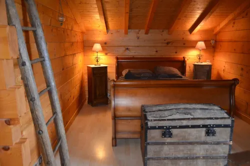 Quiet mountain chalet, 15 min from town center and 2 min from bus stop