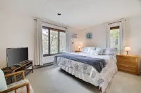 Lake Front,  Ski,Hot Tub, Fire Pit, FP, Boats