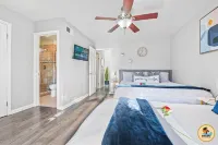 Inviting Home w/ Mountain Views + Pool/Spa