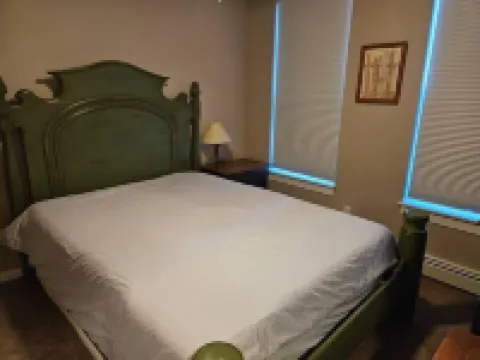 Cozy Eagle Ranch retreat walk to everything Hoteles en Eagle