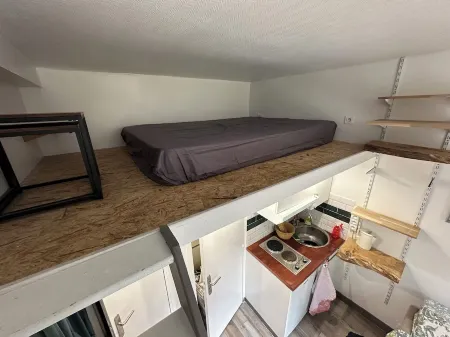 Studio / Loft Rez de Chaussée sur Cour Calme Отели рядом со станцией La Plaine - Stade de France station