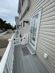 3 BDRM/2.5 Bath 8 Houses to Beach; Comfortable, No Crossing BLVD to get to Beach