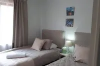 Escape to serenity at our enchanting 2-bedroom cottage nestled in Glen Anil.