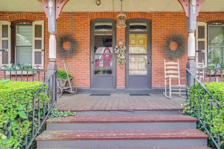 Spacious 5-bedroom house with WiFi and AC in charming Bucks County PA