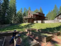 Charming Secluded  3-bedroom house in Sagle ID close to Lake and Schweitzer Ski Ξενοδοχεία στην πόλη Sagle
