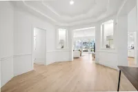 5 Beds Luxury Retreat on Golf Course