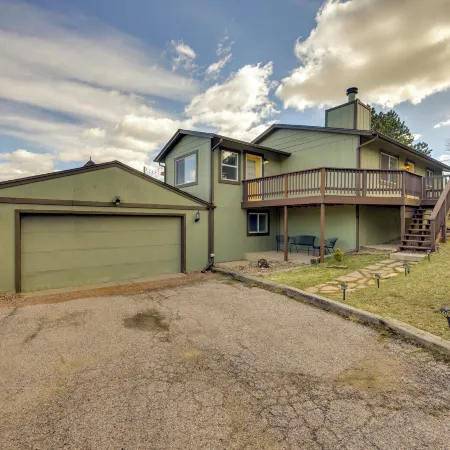 Comforting Woodland Park Home w/ Fire Pit!
