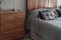 Sea Surf, 2 bedroom, fully equipped ground floor apartment, sleeps 4, in city