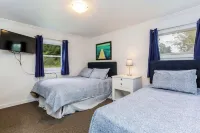 Quaint lakefront; firepit, boat, kayaks, paddleboard, grill, laundry, hammock Các khách sạn ở Springfield