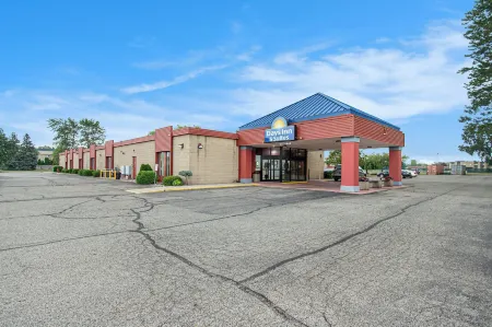 Days Inn & Suites by Wyndham Mt Pleasant