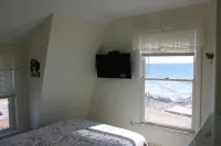 HIGH TIDE OCEAN FRONT BOOK NOW FOR 2026