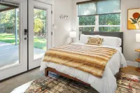 NEW! Hidden Gem 3 BR Farmhouse on 25+ Gated Acres in Nacogdoches, No Pet Charge