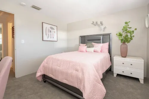 New Fall Rates-Beach in 8 Mins-Smart TVs-Free Parking-Speedway-Golf