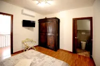 ANCIENT FARMHOUSE SURROUNDED BY GREENERY 세체 호텔