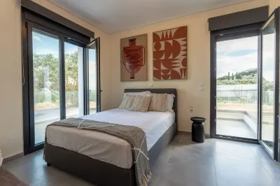 5 minutes from down town and aegean sea view Hotel a 