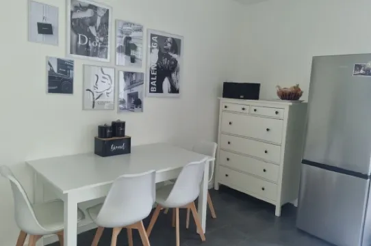 Centrally located 2 room apartment Koblenzer Vorstadt