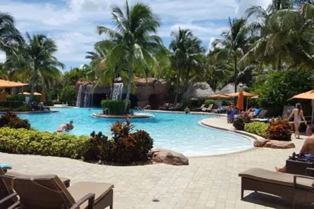 Resort Style Oasis 3-bedroom House in Naples for a relaxing getaway