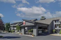 Best Western Plus Oak Harbor Hotel  Conference Center - Pysäköinti