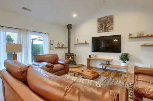 Yosemite Quail Ridge Comforts with WiFi and Hot tub Hotels in Bootjack