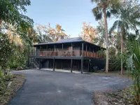 Alafia River Waterfront Tranquil Cabin Hotels in Riverview