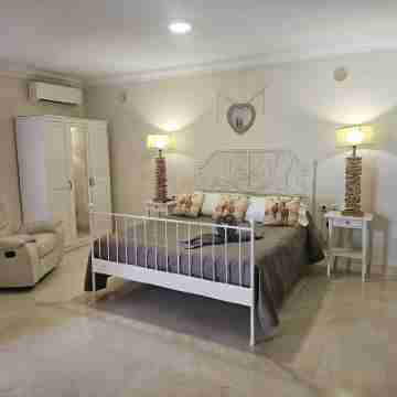 Lovely 5-bedroom villa in Adeje with WiFi, AC Rooms